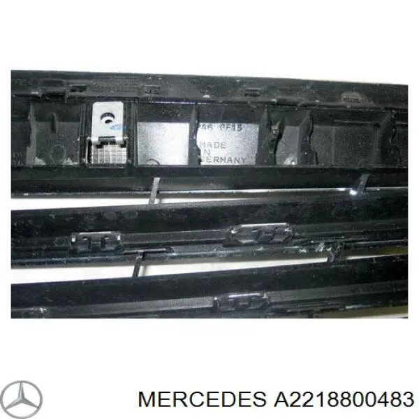 Atrapa chłodnicy Mercedes A2218800483 cena, od 286,87 USD