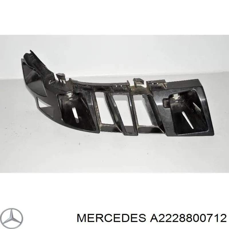 A2228800712 Mercedes Wspornik zderzaka tylnego lewy zewnętrzny