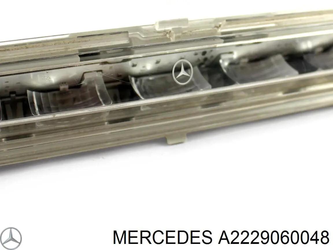 Lampa przeciwmgielna tylna Mercedes A2229060048 cena, od 73,69 USD
