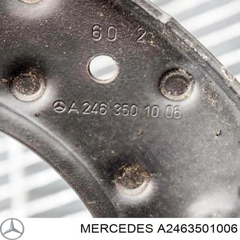 Do koszyka A2463501006 Mercedes Wahacz zawieszenia tylnego górny lewy/prawy