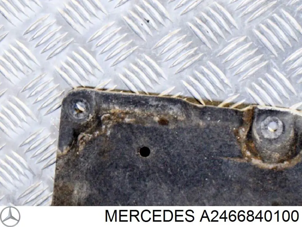 Osłona podwozia lewa Mercedes A2466840100 cena, od 95,34 USD