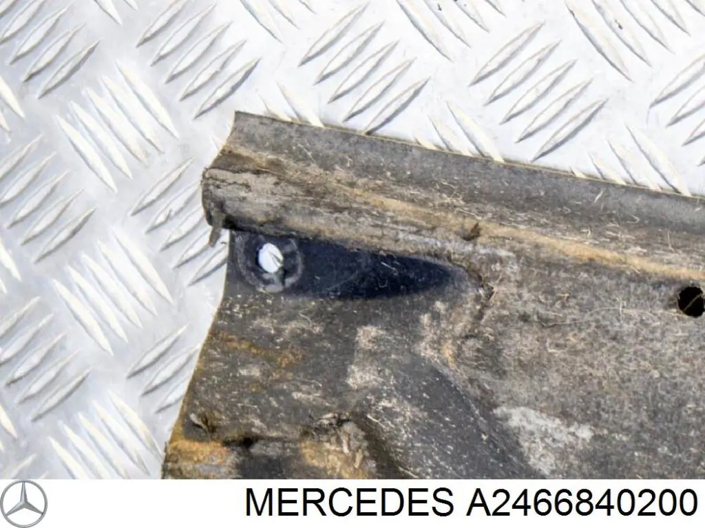 Osłona podwozia prawa Mercedes A2466840200 cena, od 146,63 USD