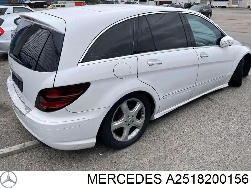 Lampa stop tylna dodatkowa Mercedes A2518200156 cena, od 124,36 USD