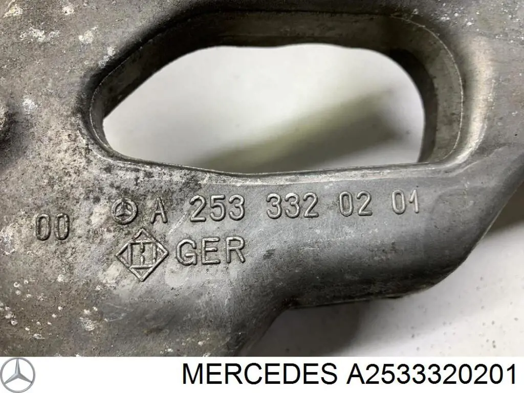 Czop (zwrotnica) przedni prawy Mercedes A2533320201 cena, od 395,00 USD
