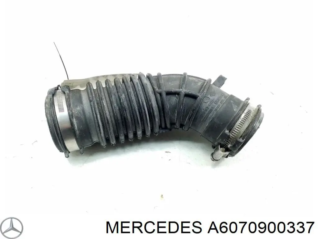 A6070900337 Mercedes Króciec powietrza, wylot filtra powietrznego