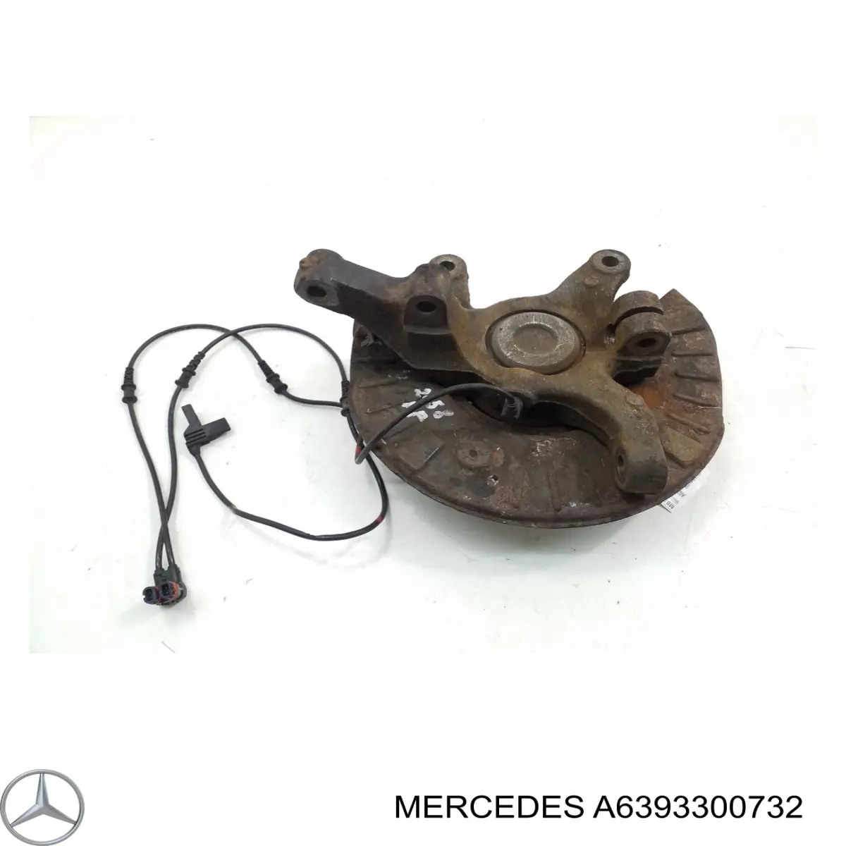 Do koszyka A6393300732 Mercedes Czop (zwrotnica) przedni prawy