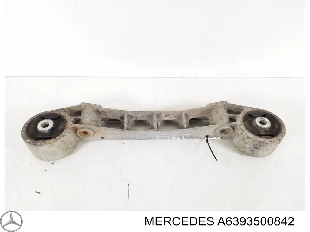 Do koszyka A6393500842 Mercedes Wspornik (trawers) tylnego reduktora tylny