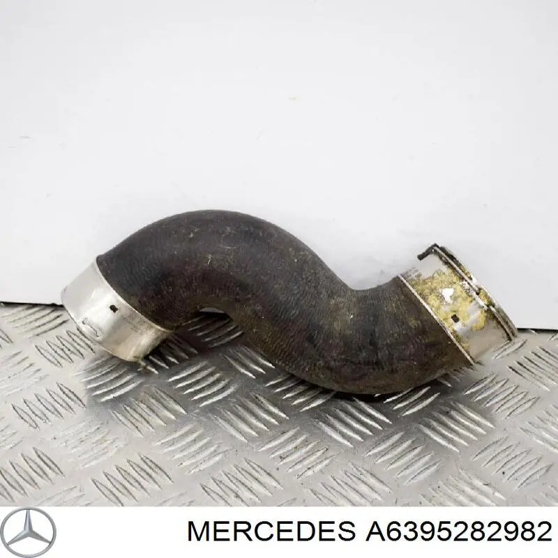 Przewód (króciec) intercoolera Mercedes A6395282982 cena, od 63,60 USD