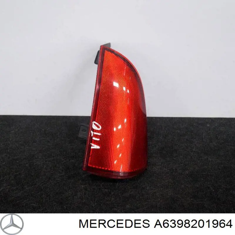 A6398201964 Mercedes lampa zespolona tylna prawa górna