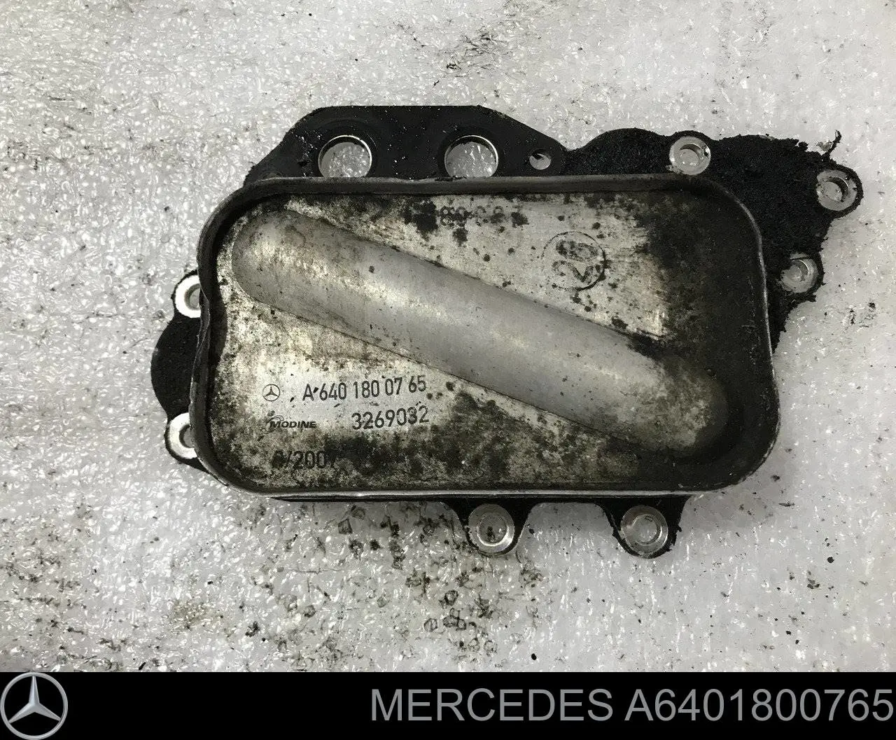 Chłodnica oleju, pod filtrem Mercedes A6401800765 cena, od 57,89 USD