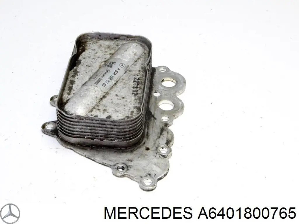 Do koszyka A6401800765 Mercedes Chłodnica oleju, pod filtrem