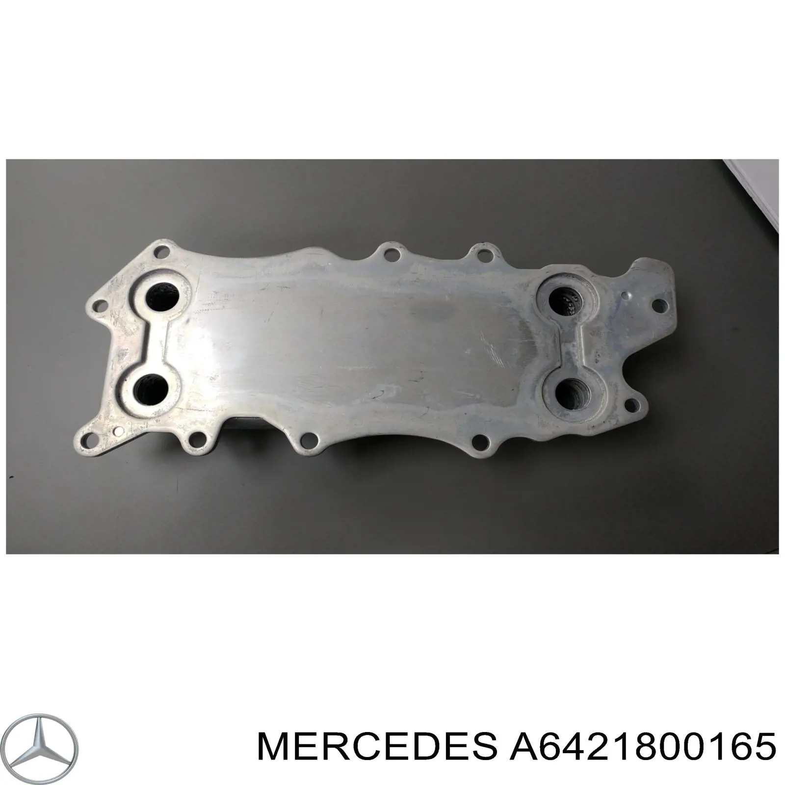 Chłodnica oleju, pod filtrem Mercedes A6421800165 cena, od 65,59 USD