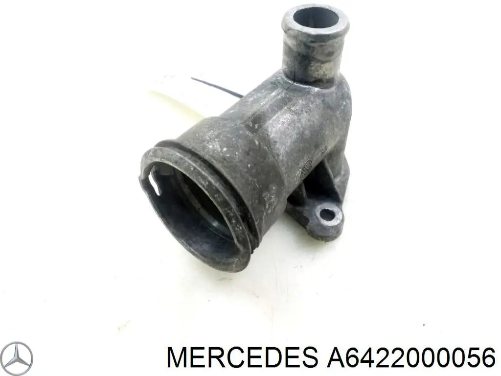 A6422000056 Mercedes Kołnierz układu chłodzenia (trójnik)