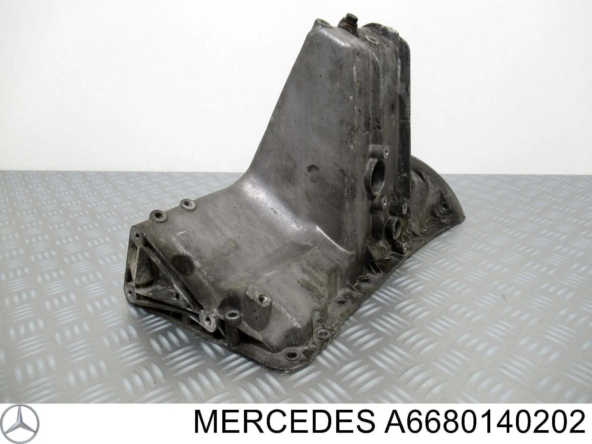 A6680140202 Mercedes Miska olejowa silnika