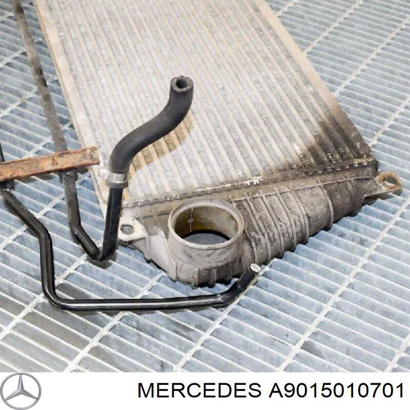 Chłodnica intercoolera Mercedes A9015010701