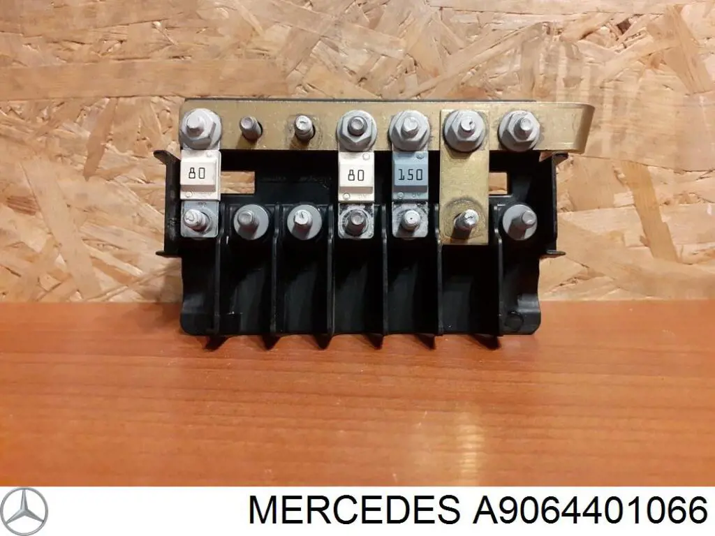 Do koszyka A9064401066 Mercedes Klema akumulatora