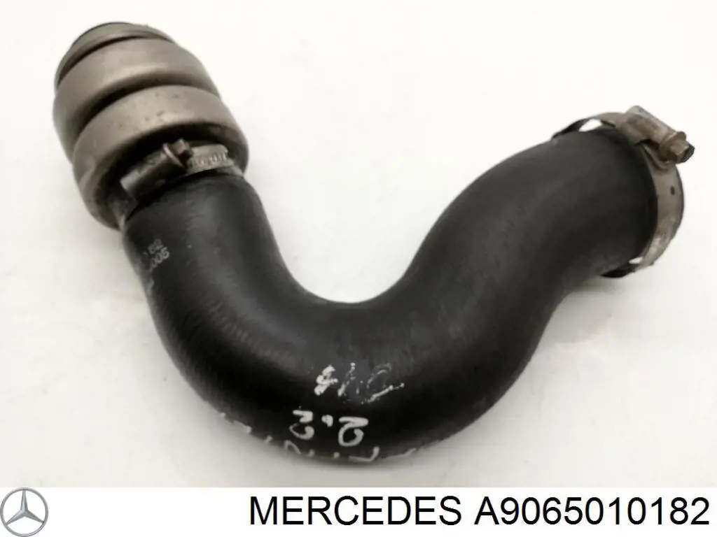 Do koszyka A9065010182 Mercedes Przewód (króciec) chłodnicy górny