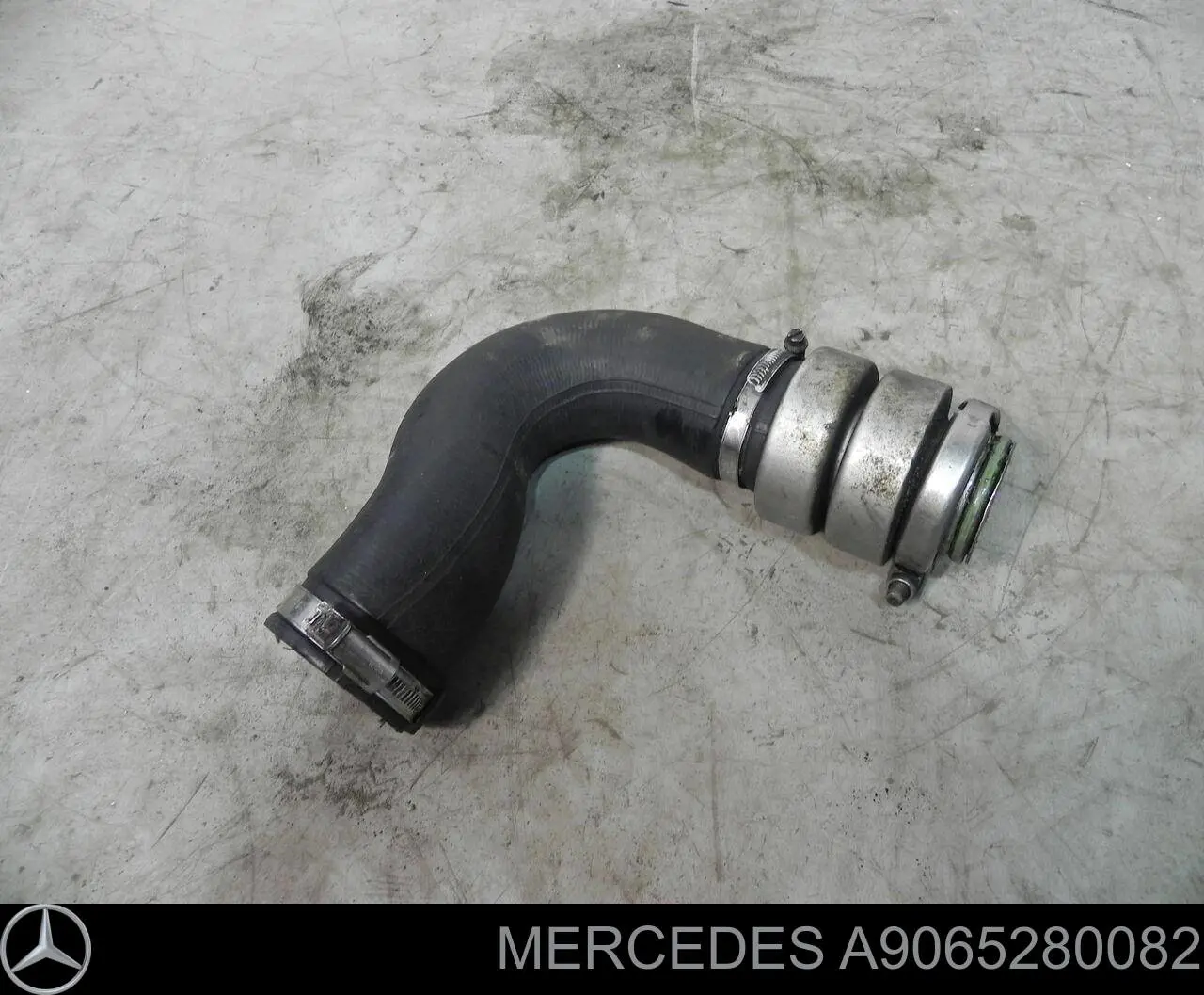 Przewód (króciec) intercoolera Mercedes A9065280082 cena, od 26,56 USD
