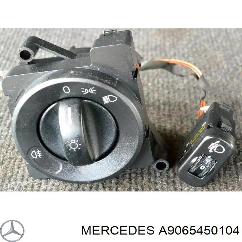 A9065450104 Mercedes Przełącznik światła reflektorów na "torpedo"