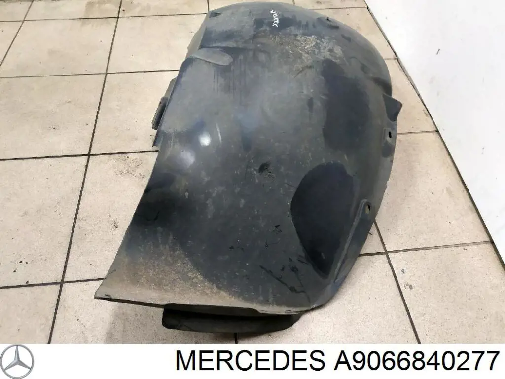 Do koszyka A9066840277 Mercedes Nadkole błotnika przedniego lewe przednie