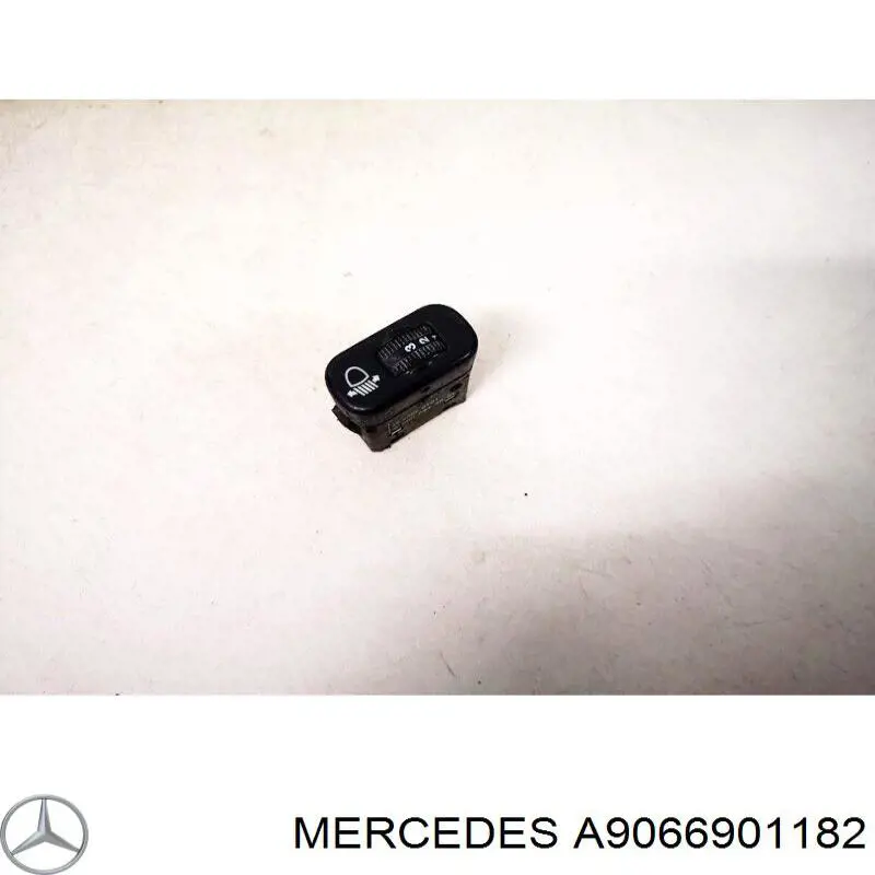 Do koszyka 9066901182 Mercedes Nakładka słupka nadwozia zewnętrzna przednia lewa