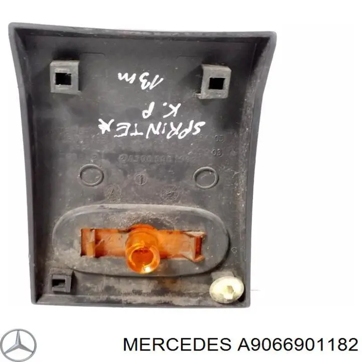 9066901182 Mercedes Nakładka słupka nadwozia zewnętrzna przednia lewa