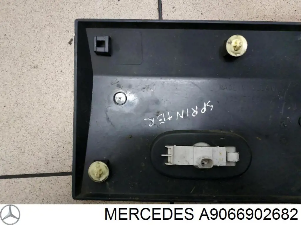 A9066902682 Mercedes Listwa ochronna błotnika tylnego prawego