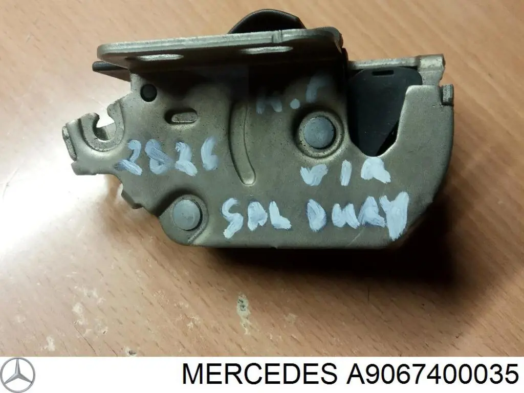 Zamek drzwi tylnych lewych skrzydłowych górny VAG A9067400035 cena, od 38,73 USD