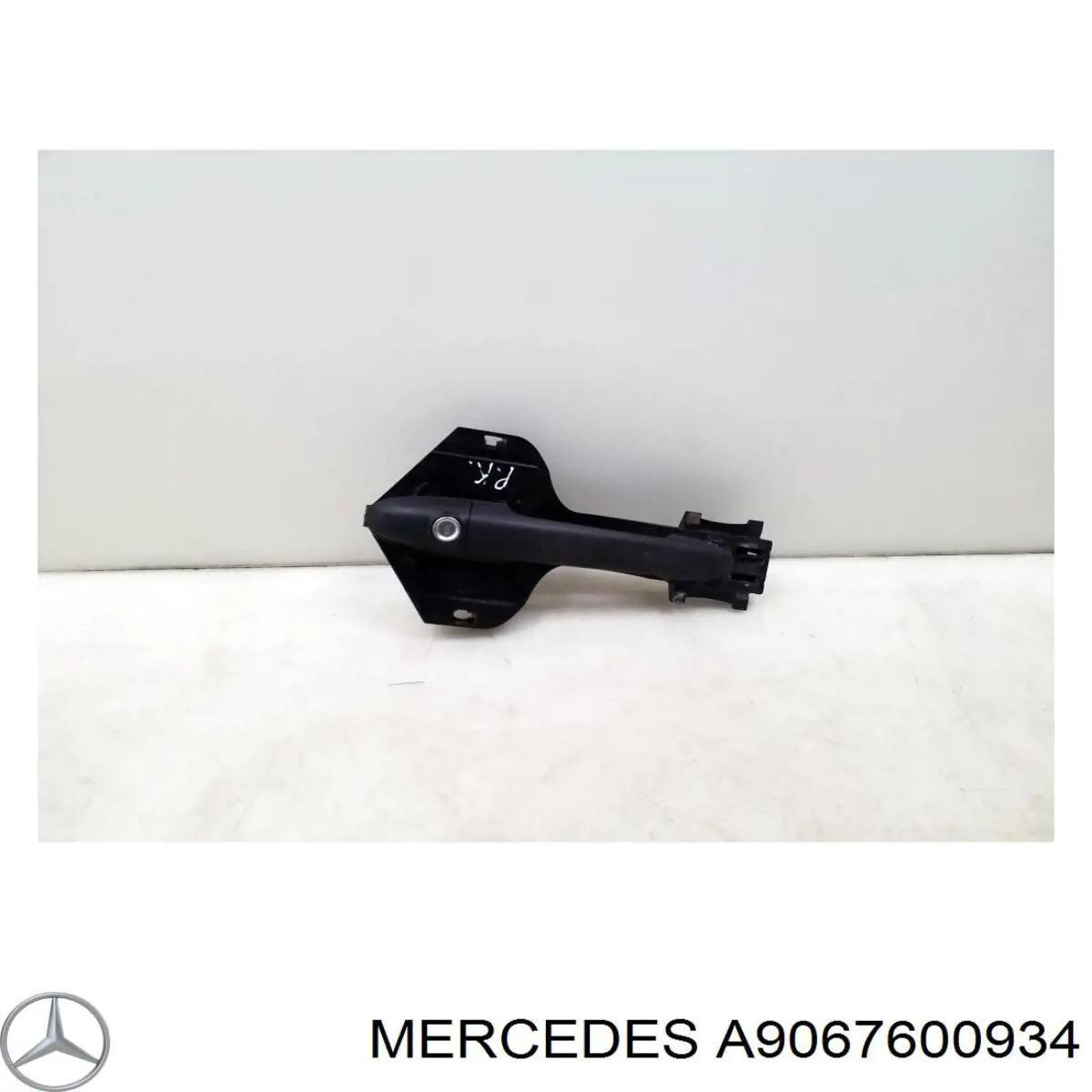 9067600934 Mercedes Pałąk zewnętrznej klamki drzwi przednich lewej