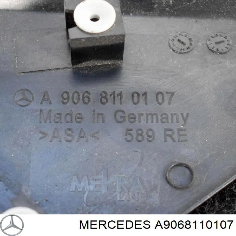 Wspornik mocowania lusterka wstecznego prawy Mercedes A9068110107 cena, od 14,14 USD