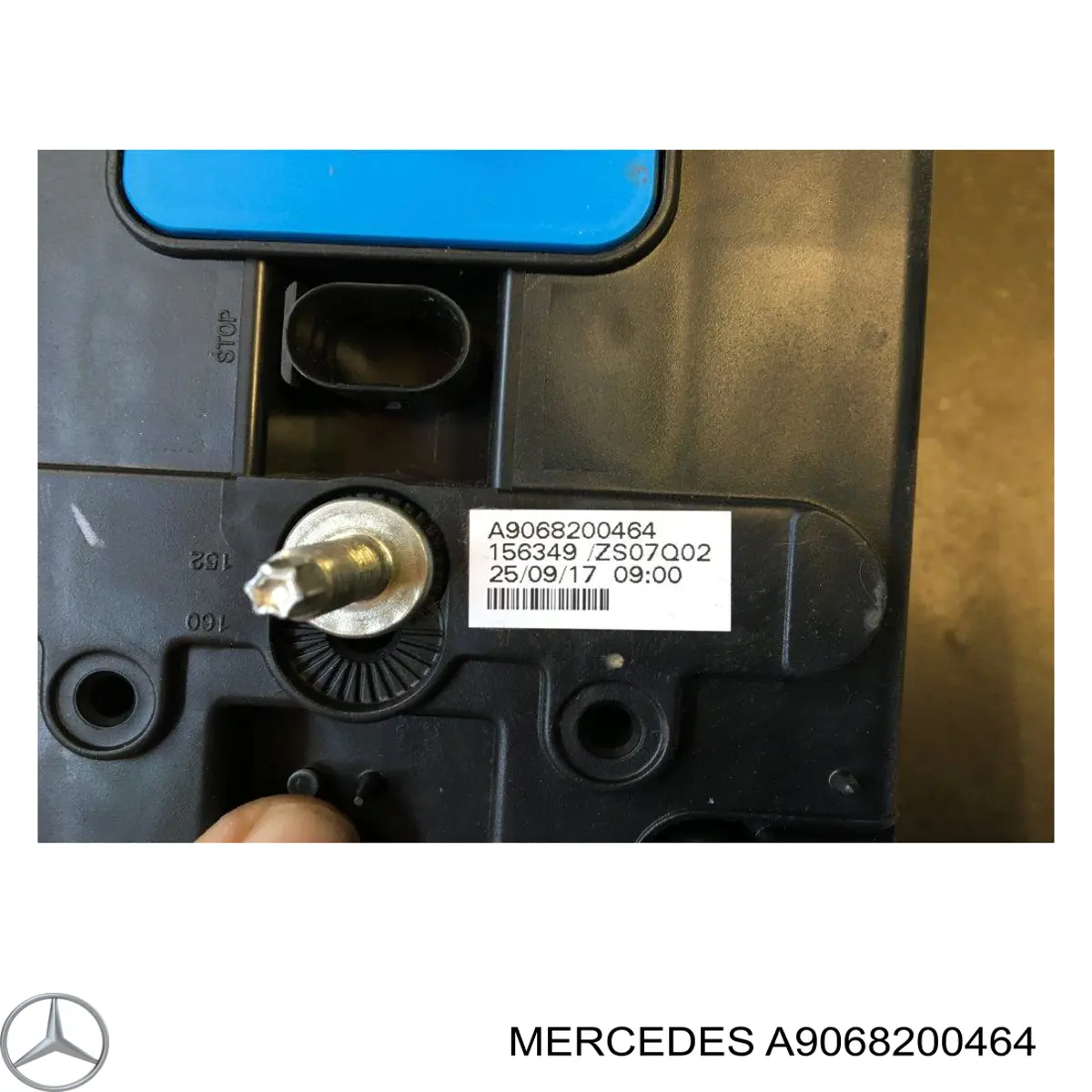 Lampa zespolona tylna lewa Mercedes A9068200464 cena, od 58,37 USD