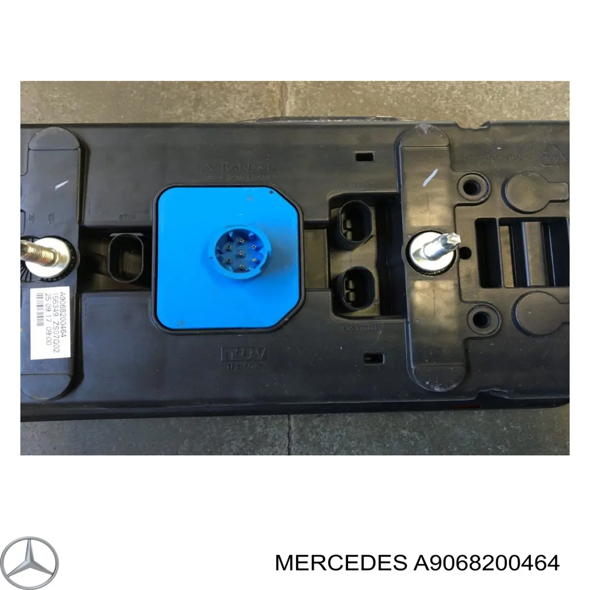 Do koszyka A9068200464 Mercedes Lampa zespolona tylna lewa