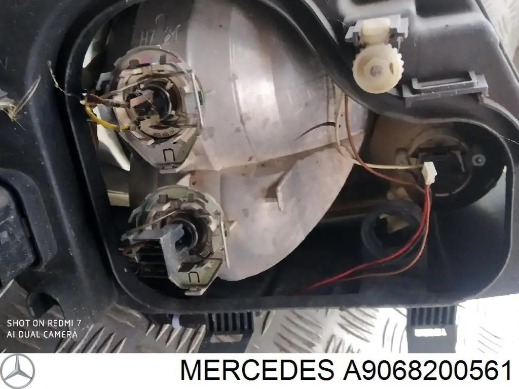 Do koszyka A9068200561 Mercedes Reflektor lewy