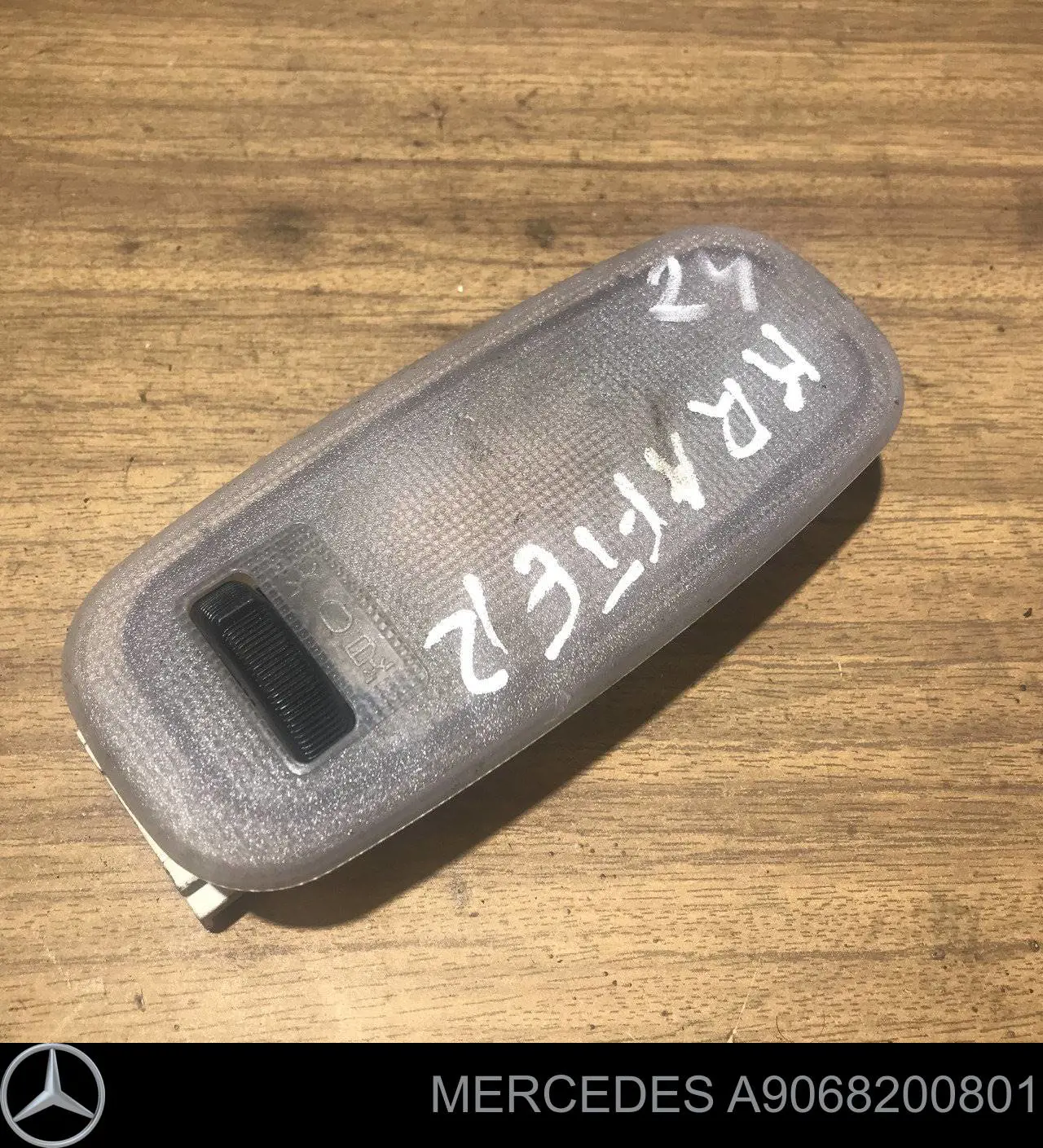Lampka oświetlenia kabiny Mercedes A9068200801 cena, od 11,12 USD