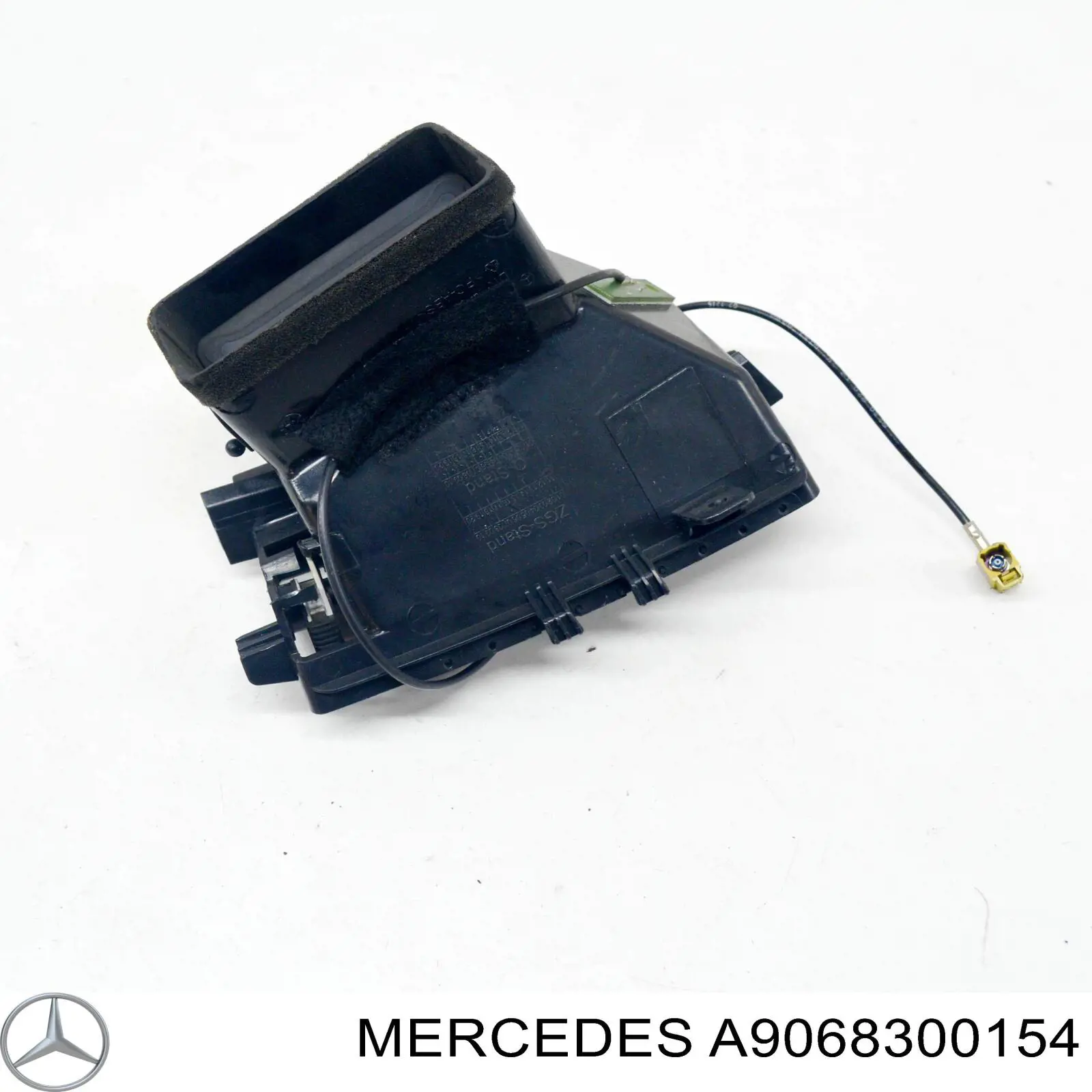 Kratka wentylacyjna kabiny na "torpedo" prawa Mercedes A9068300154 cena, od 47,67 USD