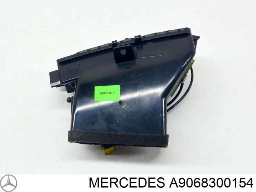 Kratka wentylacyjna kabiny na "torpedo" prawa Mercedes A9068300154 cena, od 47,67 USD