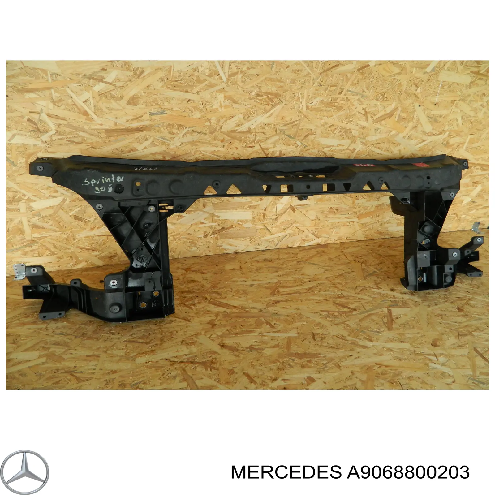 Do koszyka A9068800203 Mercedes Osłona chłodnicy kompletna (panel mocowania reflektorów)