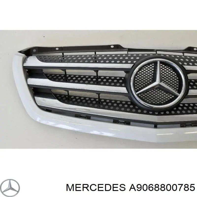 Atrapa chłodnicy Mercedes A9068800785 cena, od 105,53 USD