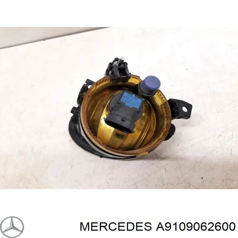 A9109062600 Mercedes Lampa przeciwmgielna prawa