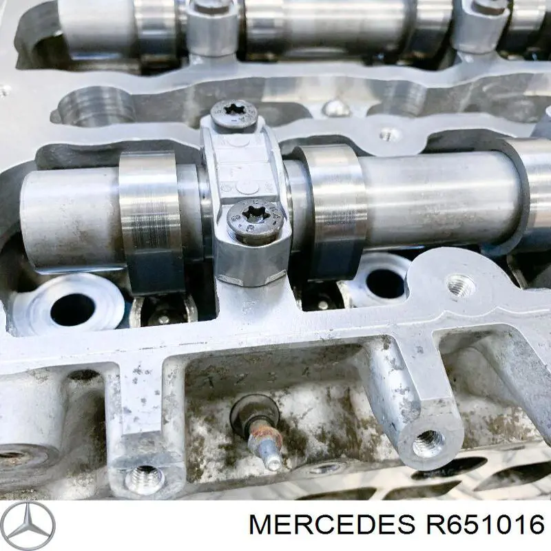 Głowica cylindrów Mercedes R651016 cena, od 539,71 USD
