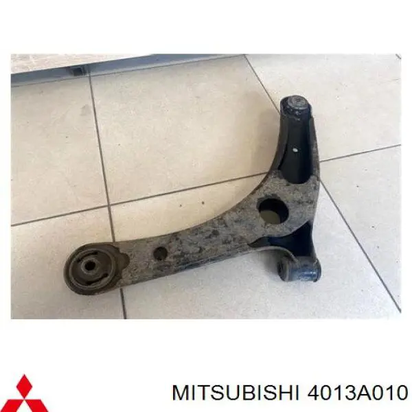 Wahacz zawieszenia przedniego dolny prawy Mitsubishi 4013A010 cena, od 90,36 USD