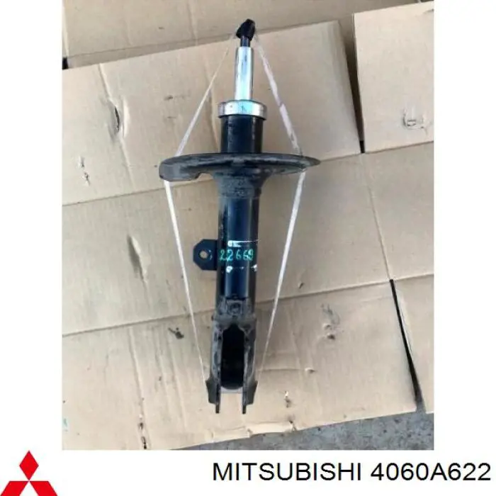 4060A622 Mitsubishi Amortyzator przedni prawy