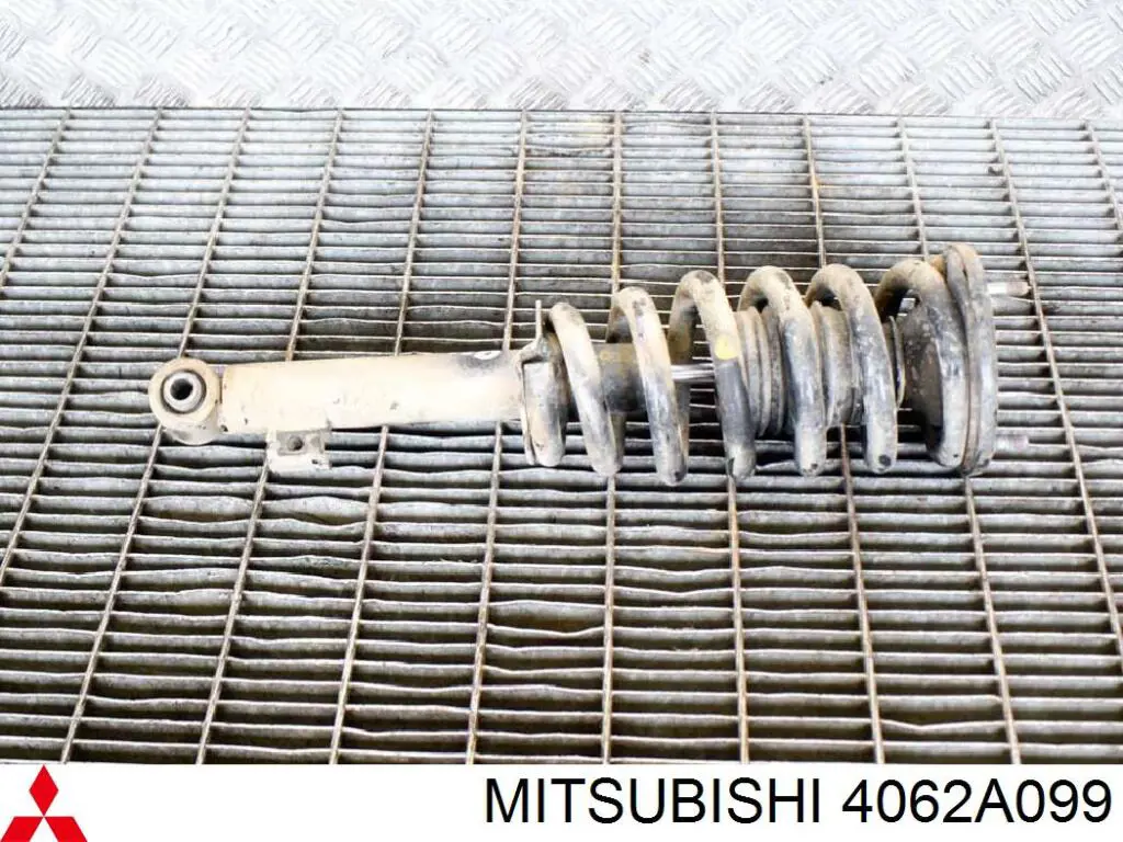 4062A099 Mitsubishi Amortyzator przedni