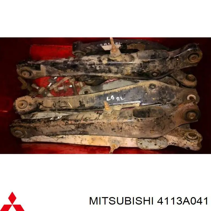 Do koszyka 4113A041 Mitsubishi Wahacz zawieszenia tylnego dolny lewy/prawy