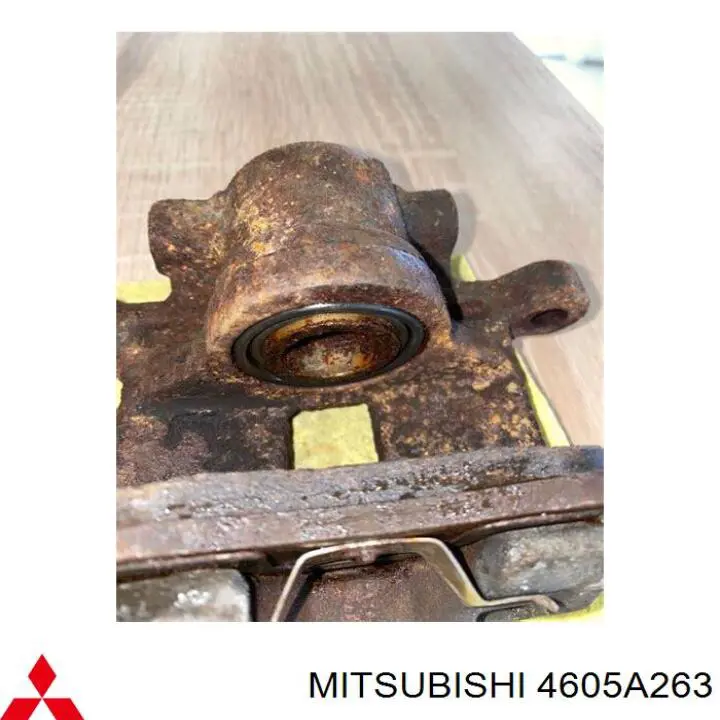 Zacisk hamulcowy tylny lewy Mitsubishi 4605A263 cena, od 66,40 USD