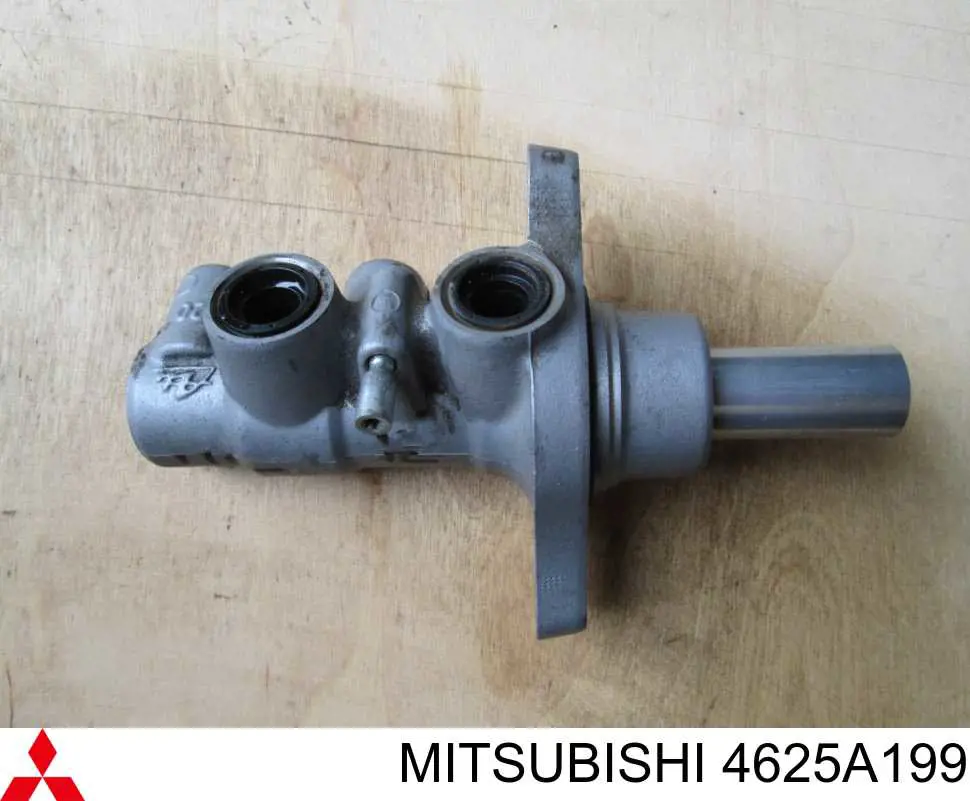 Główny cylinder hamulców Mitsubishi 4625A199 cena, od 33,67 USD