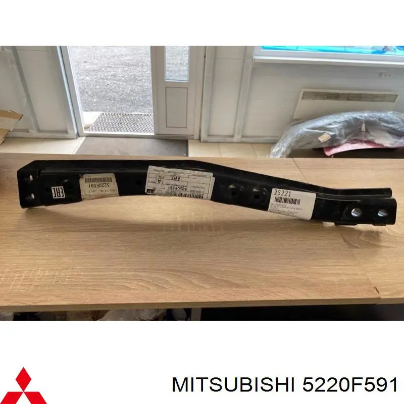 5220F591 Mitsubishi Wspornik przedniej belki