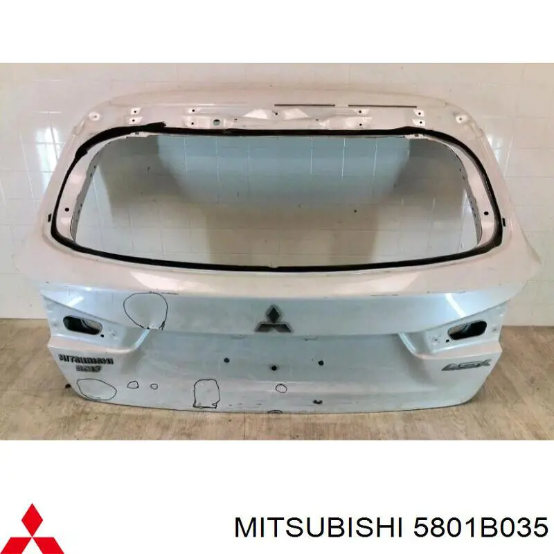 5801B035 Mitsubishi Drzwi tylne (bagażnika 3/5)