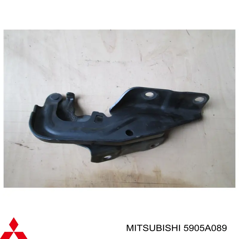 Zawias maski lewy Mitsubishi 5905A089 cena, od 12,52 USD