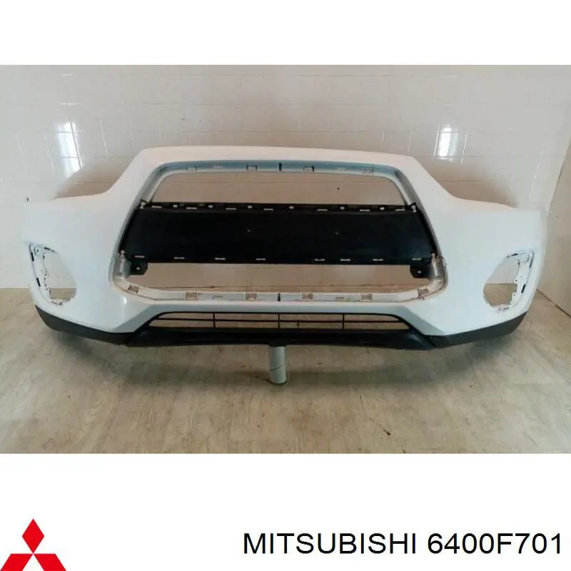 6400F701 Mitsubishi Zderzak przedni